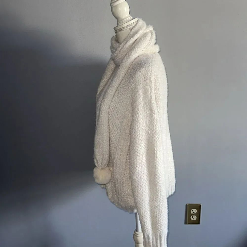 Hem & Thread Sweater and Scarf Set! - Picture 3 of 10